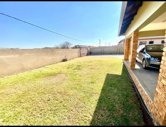 3 BEDROOM HOUSE FOR SALE IN AZAADVILLE GARDENS